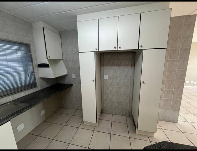 3 BEDROOM TOWNHOUSE FOR SALE IN ELANDSHAVEN